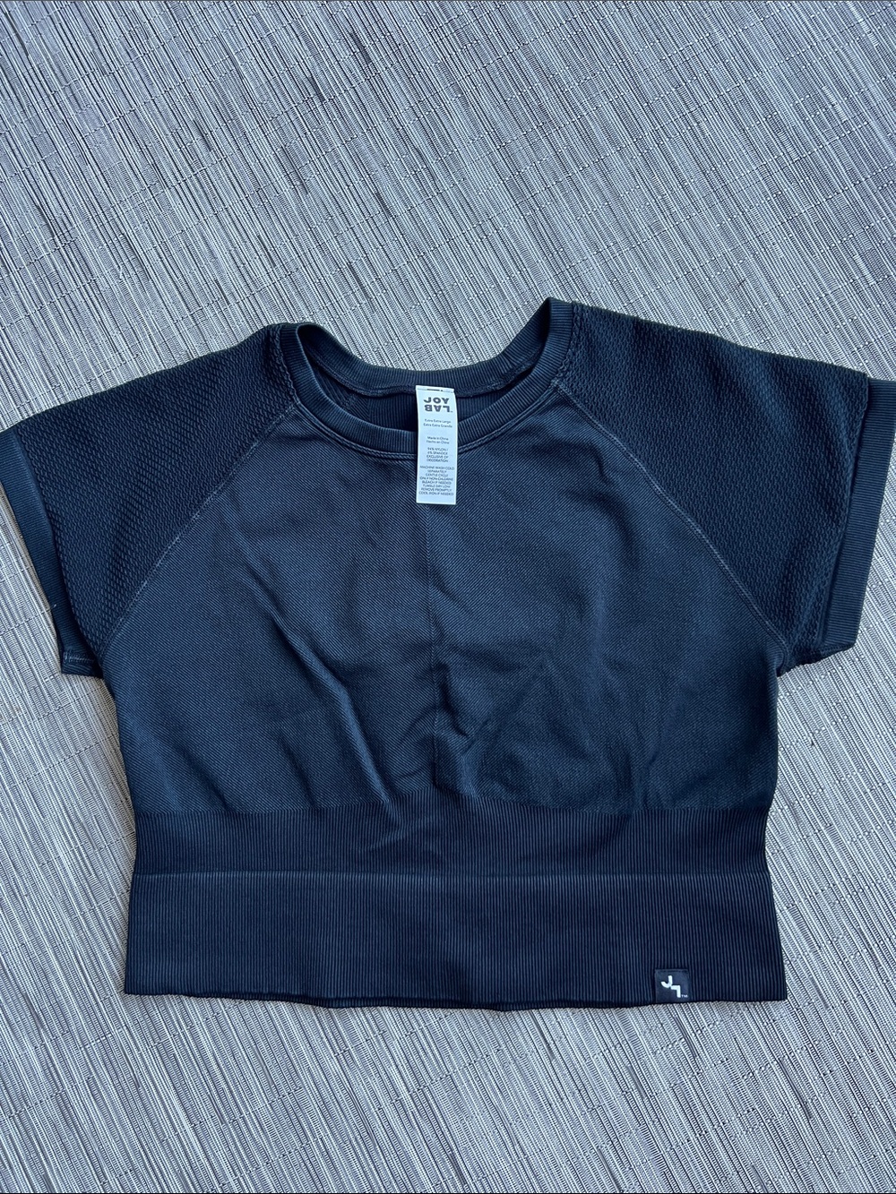 JoyLab Black Short Sleeve Cropped Athletic Top